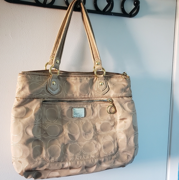 Coach Handbags - 💜5/$15💜Vintage coach purse